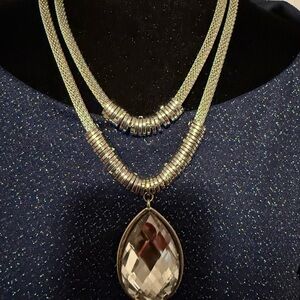 Elegant Silver Necklace with Crystal Pendant